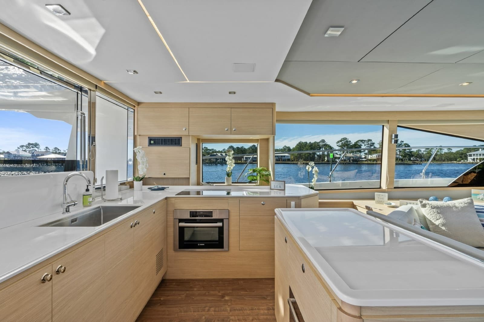 2021 Aquila 54 Yacht - Photo 9