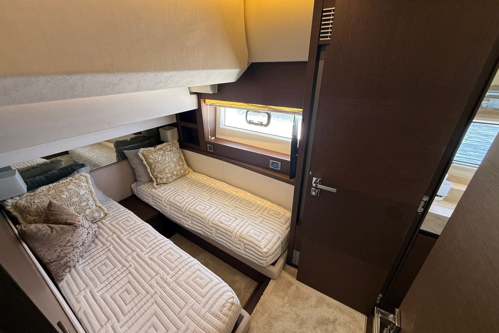 2017 Prestige 630 - Photo 40