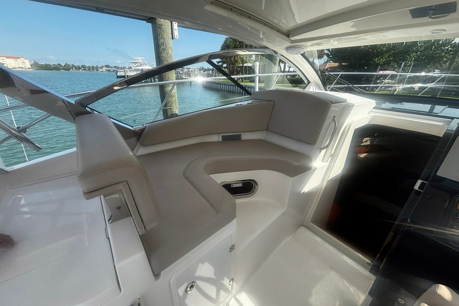 2015 Pursuit SC 365i Sport Coupe - Photo 18