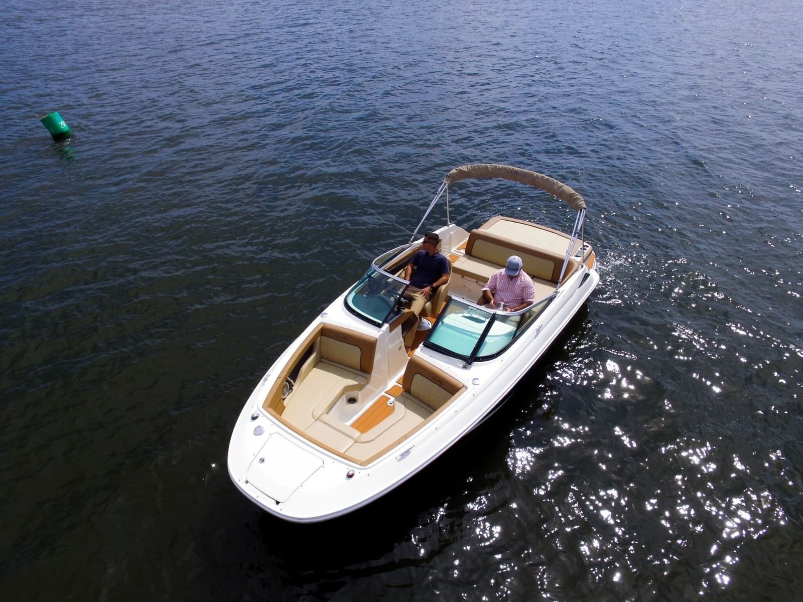 2015 Sea Ray 220 Sundeck - Photo 14