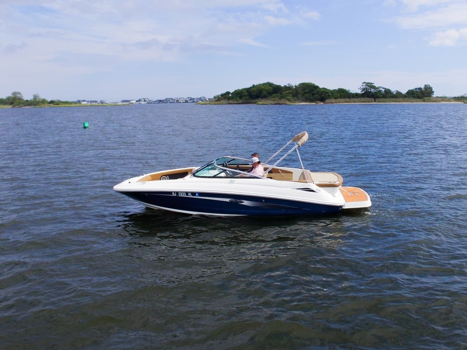 2015 Sea Ray 220 Sundeck - Photo 10