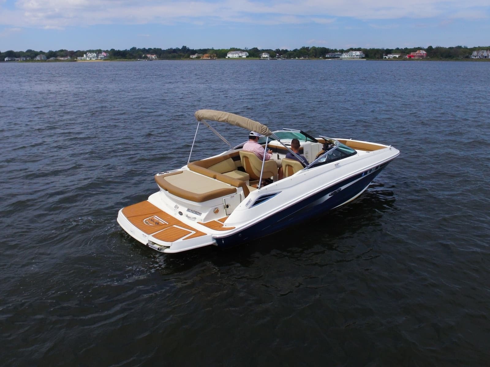 2015 Sea Ray 220 Sundeck - Photo 5
