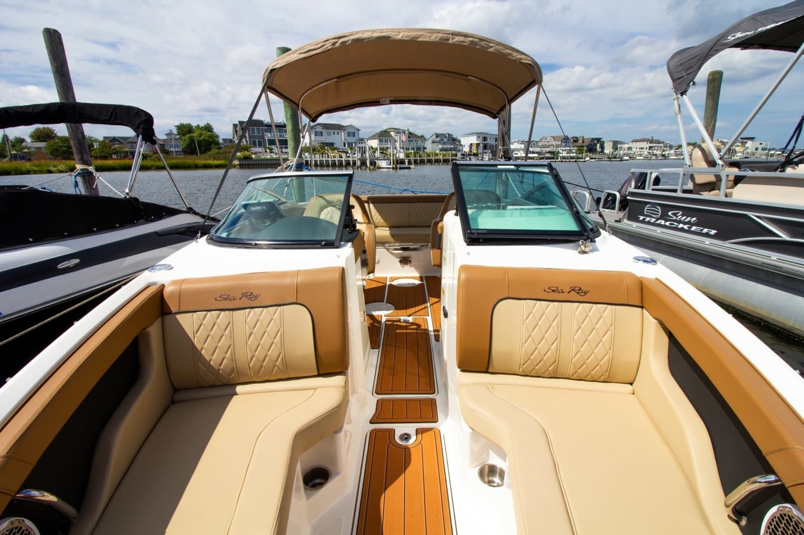 2015 Sea Ray 220 Sundeck - Photo 52