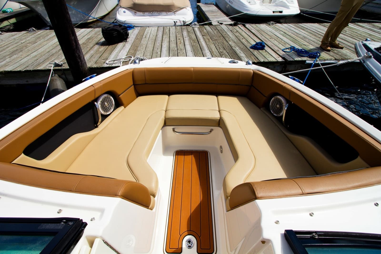 2015 Sea Ray 220 Sundeck - Photo 48