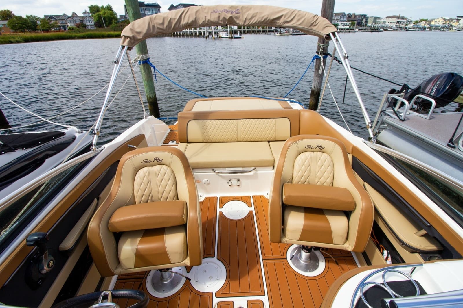 2015 Sea Ray 220 Sundeck - Photo 47