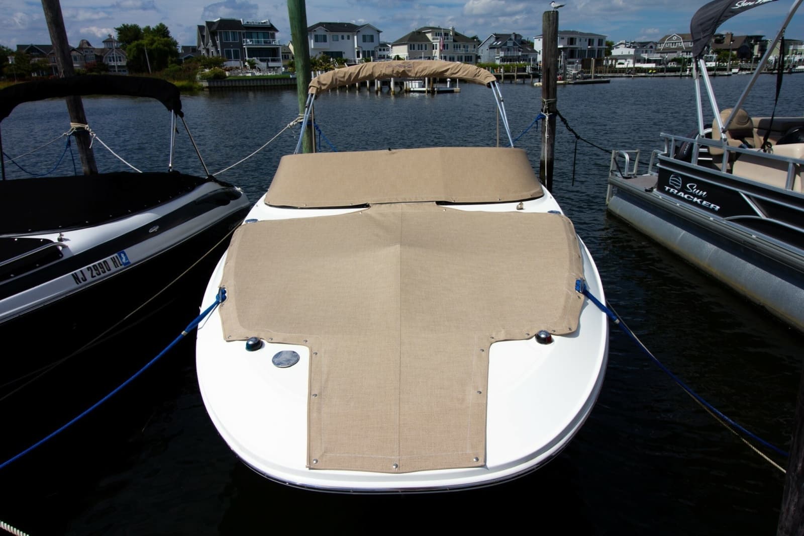 2015 Sea Ray 220 Sundeck - Photo 20