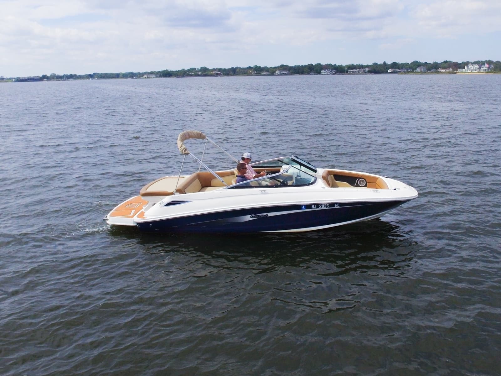 2015 Sea Ray 220 Sundeck - Photo 6