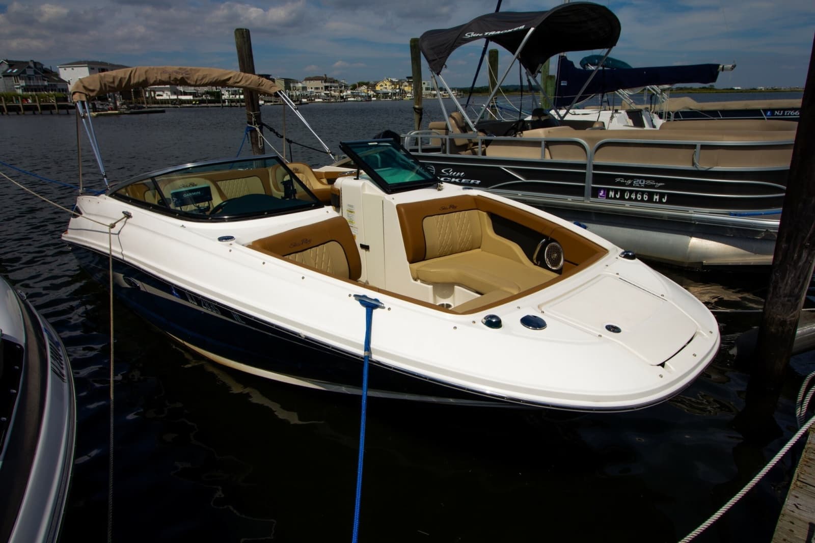 2015 Sea Ray 220 Sundeck - Photo 23