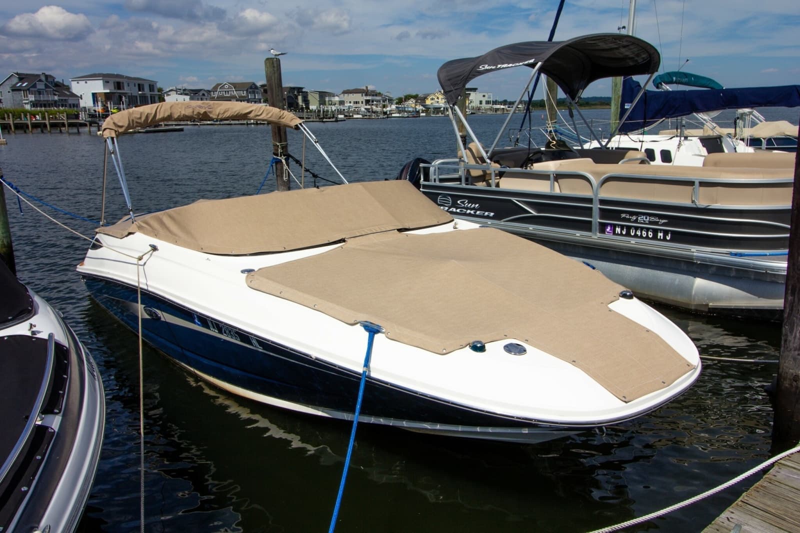 2015 Sea Ray 220 Sundeck - Photo 18