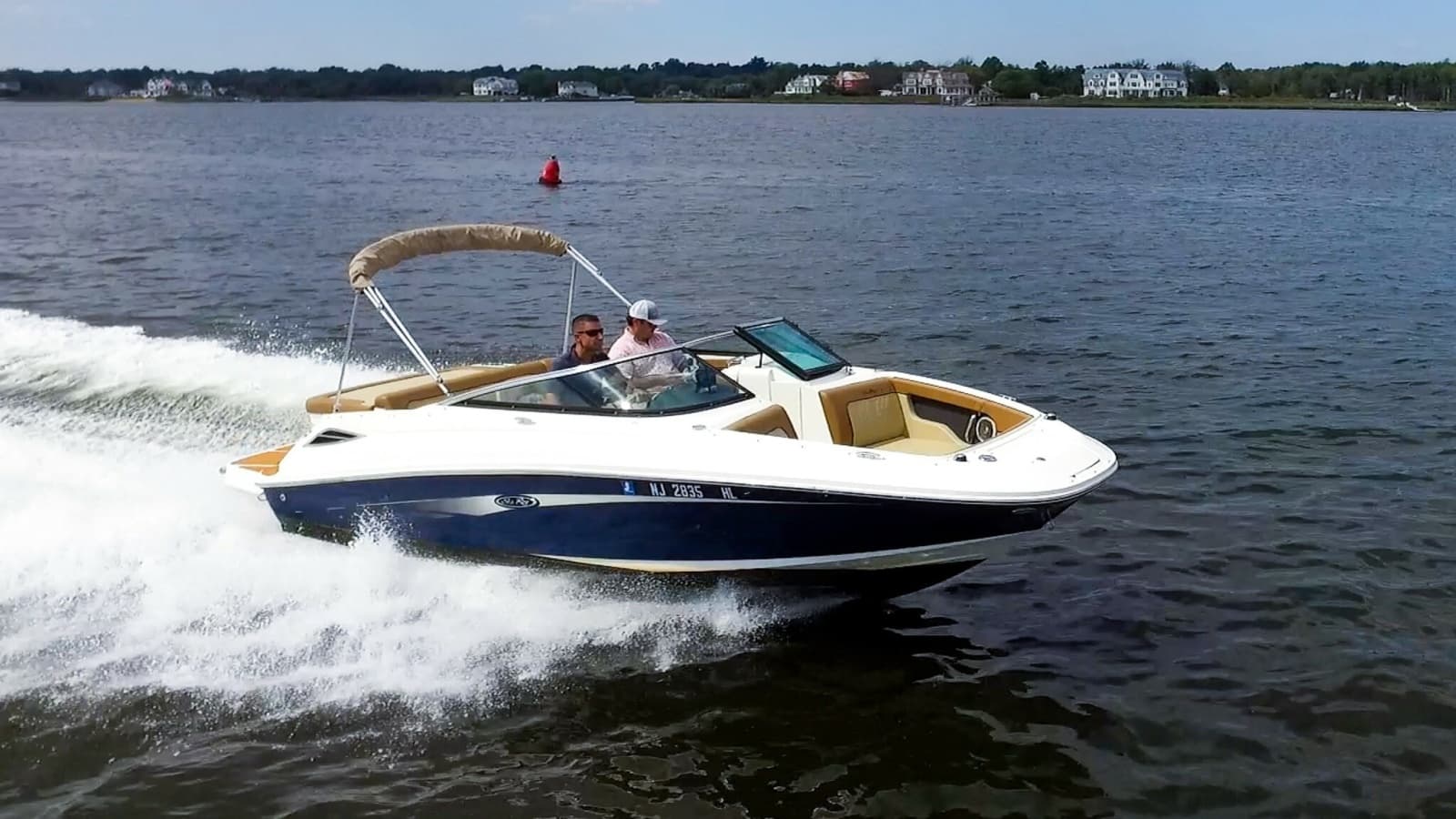 2015 Sea Ray 220 Sundeck - Photo 1