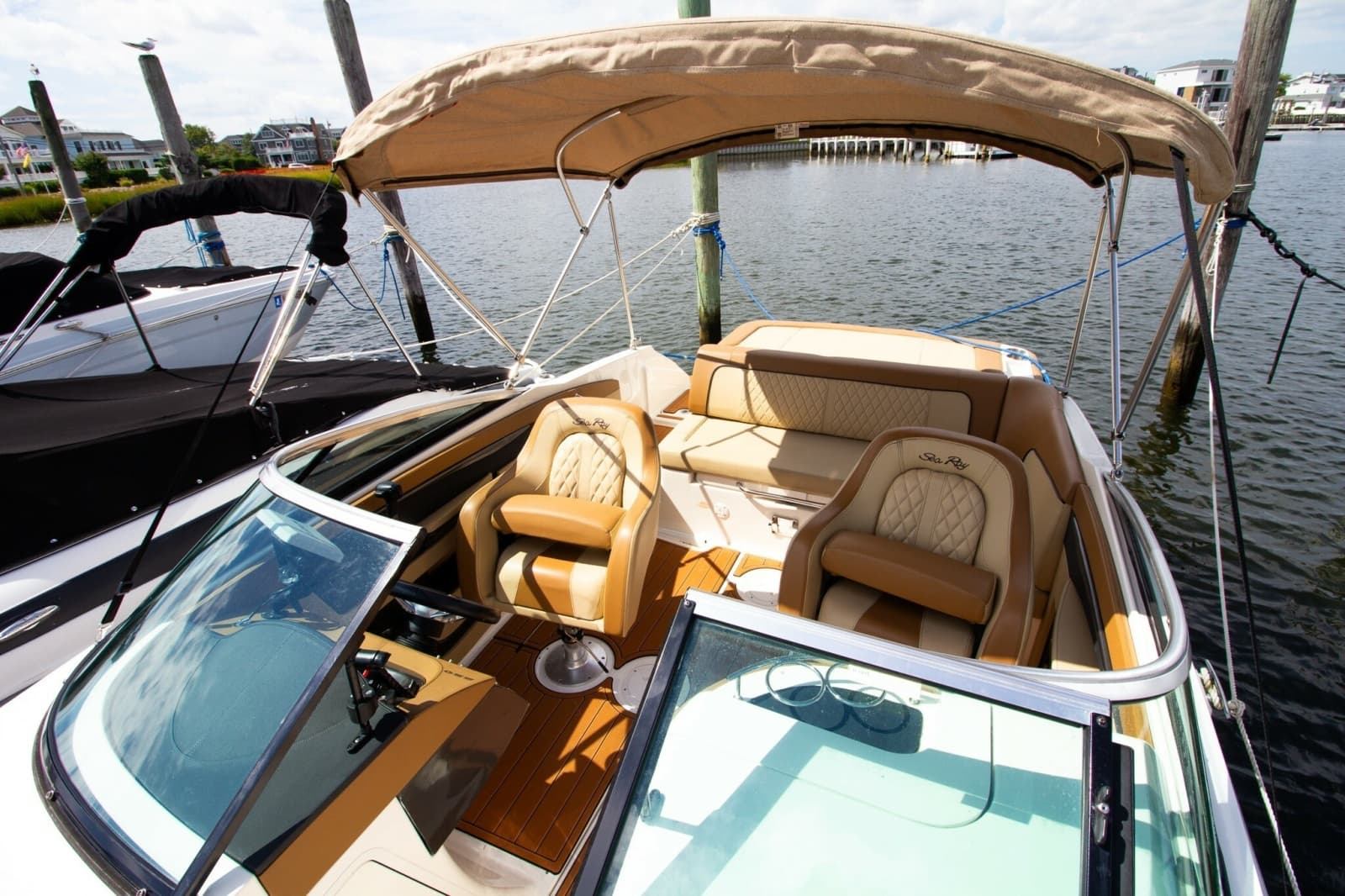 2015 Sea Ray 220 Sundeck - Photo 51