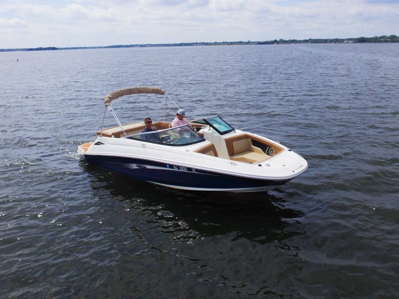 2015 Sea Ray 220 Sundeck - Photo 7