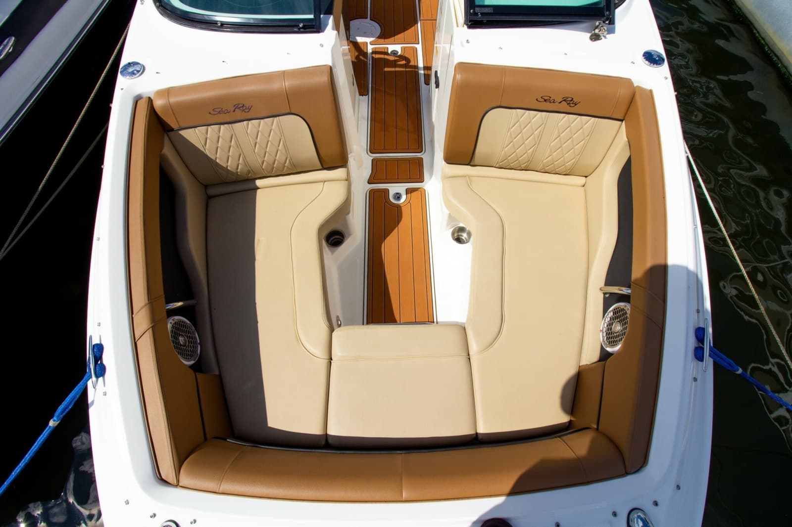 2015 Sea Ray 220 Sundeck - Photo 25