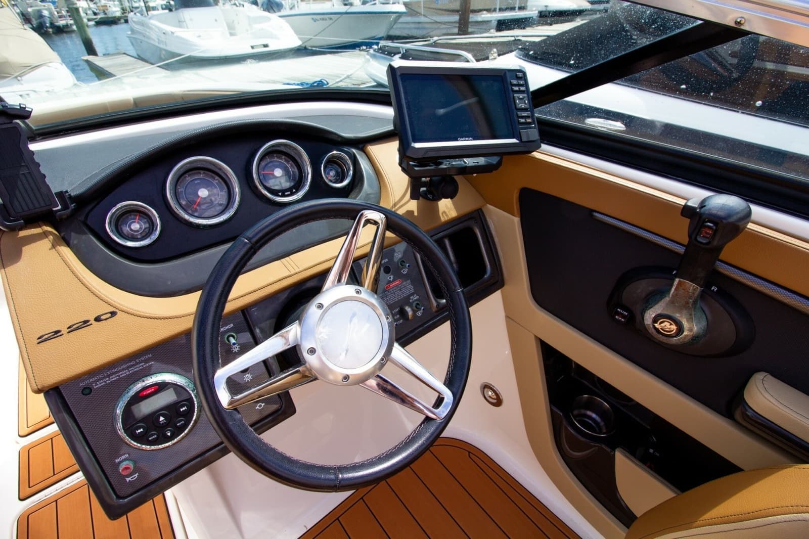 2015 Sea Ray 220 Sundeck - Photo 45