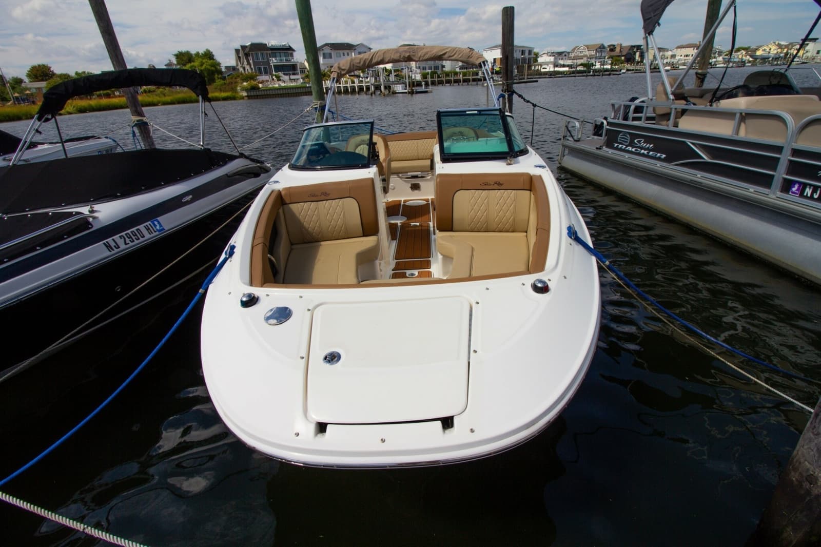 2015 Sea Ray 220 Sundeck - Photo 22