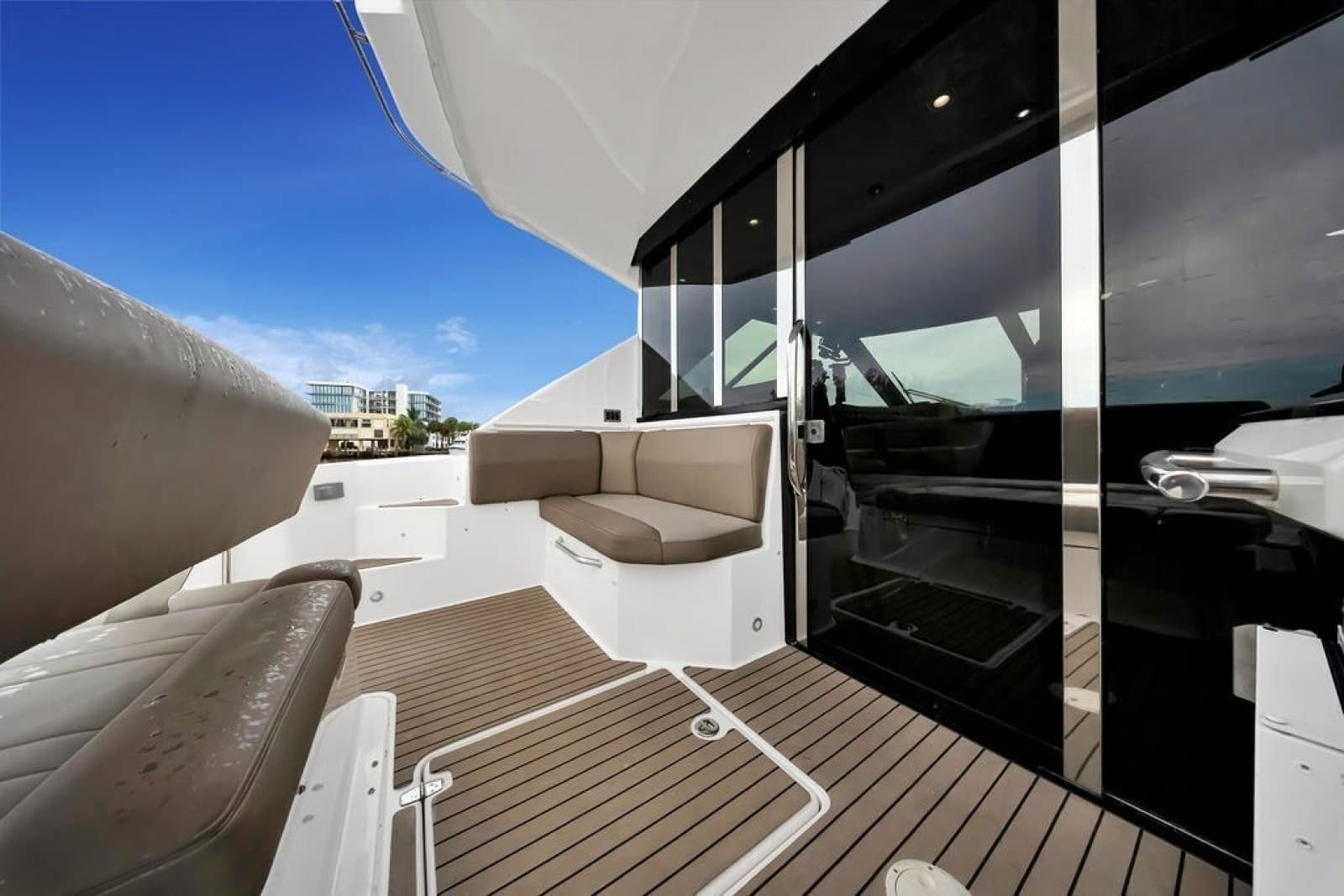 2014 Regal 42 Sport Coupe - Photo 47