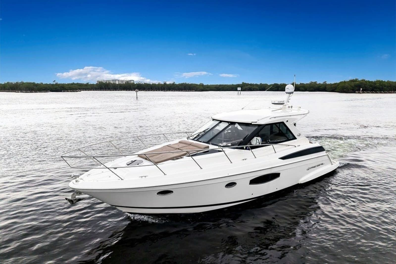 2014 Regal 42 Sport Coupe - Photo 4