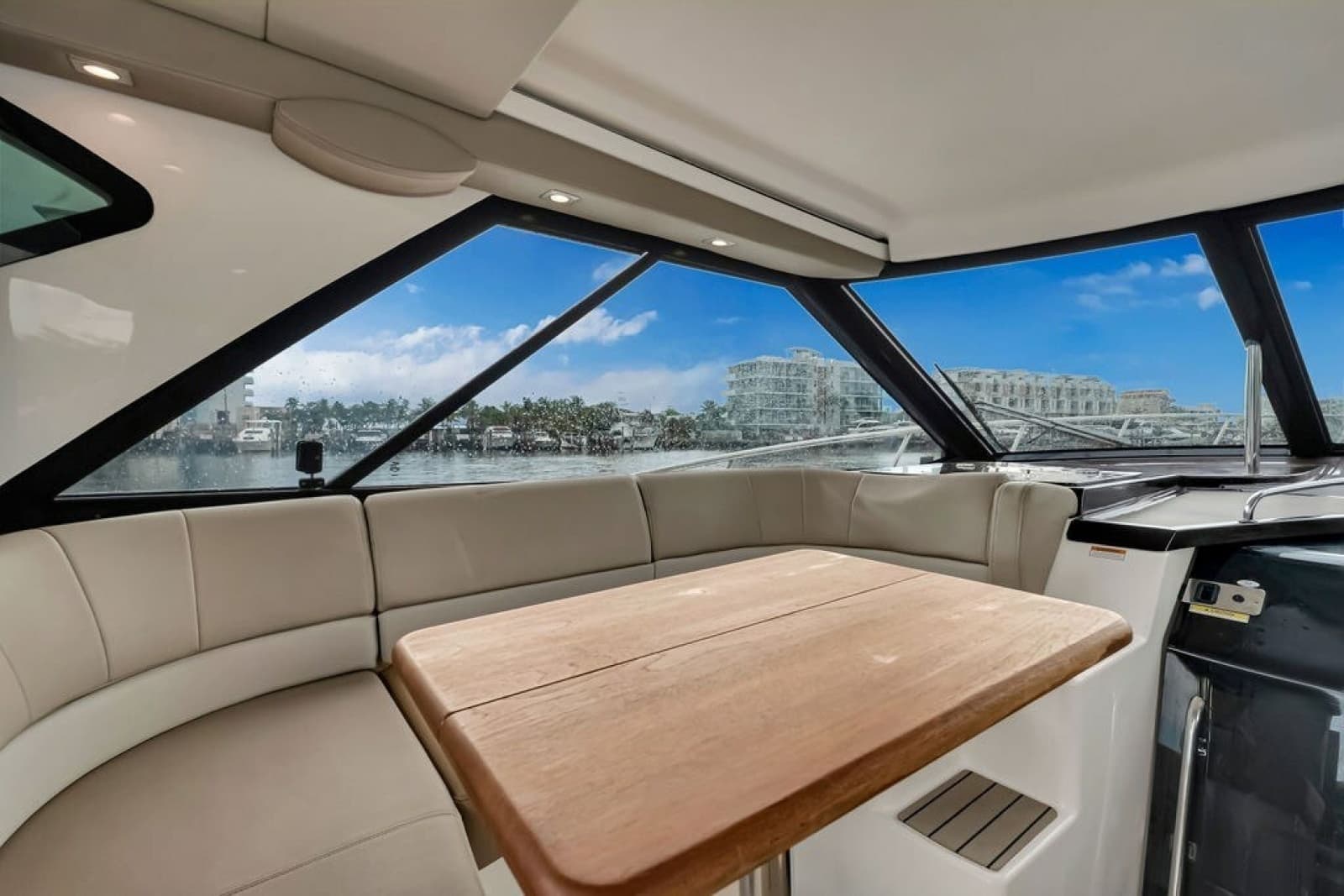 2014 Regal 42 Sport Coupe - Photo 55