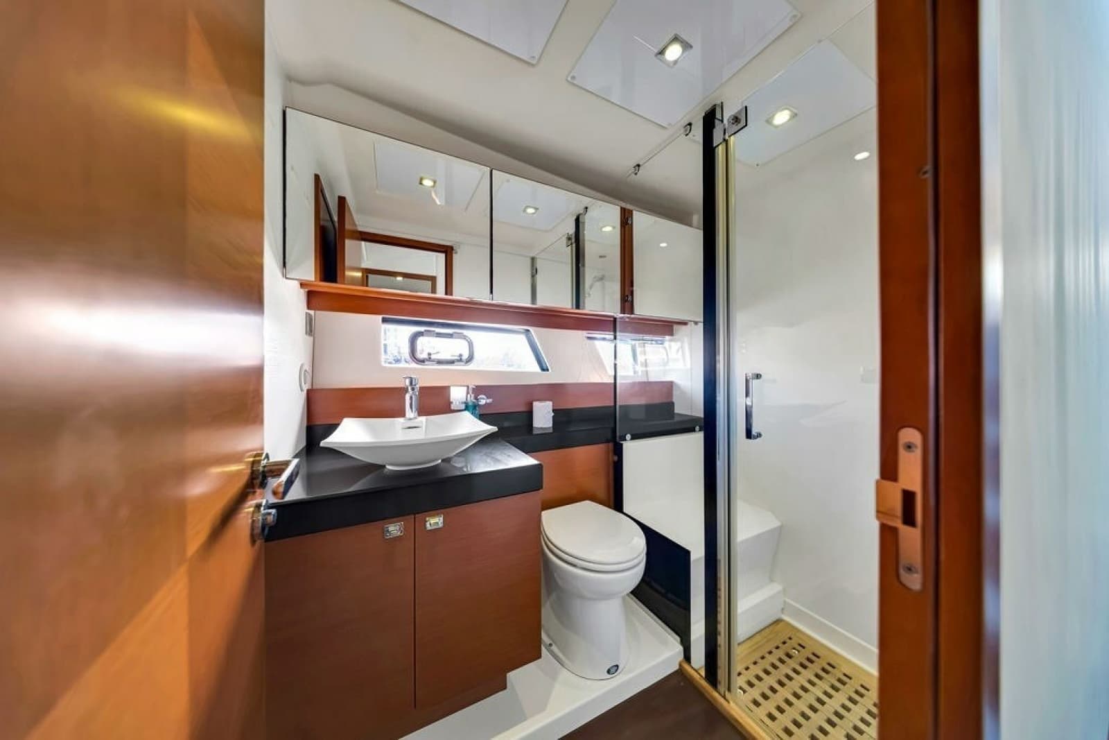 2013 Prestige 550 - Photo 81