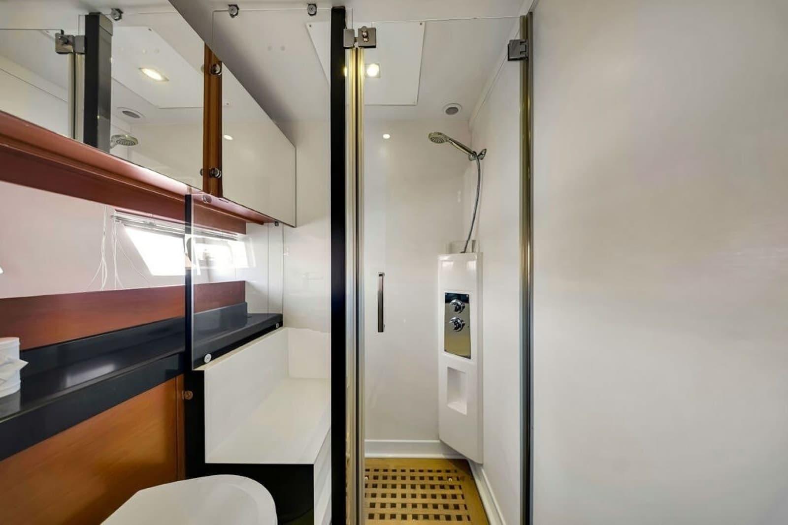 2013 Prestige 550 - Photo 82