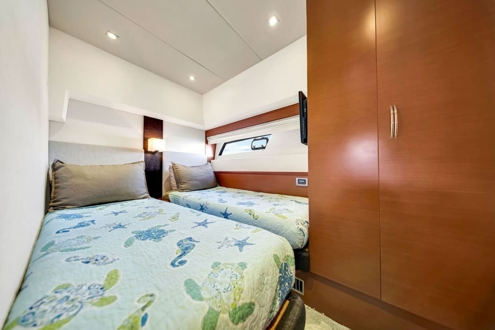 2013 Prestige 550 - Photo 74