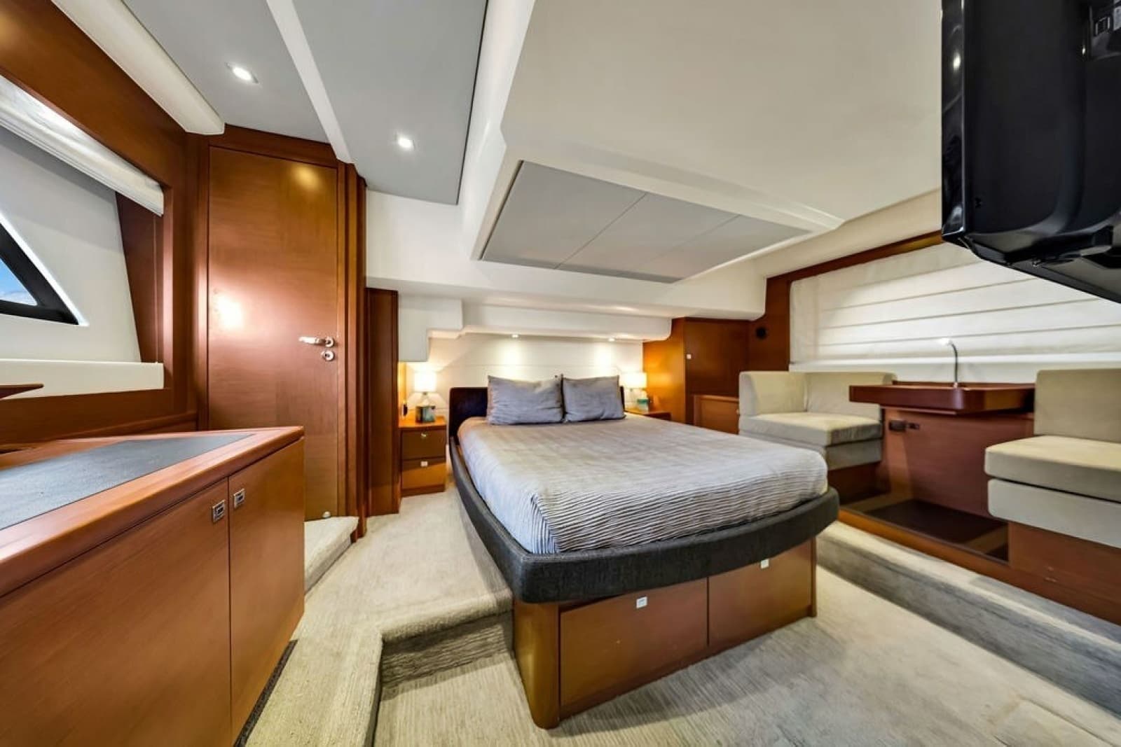 2013 Prestige 550 - Photo 57