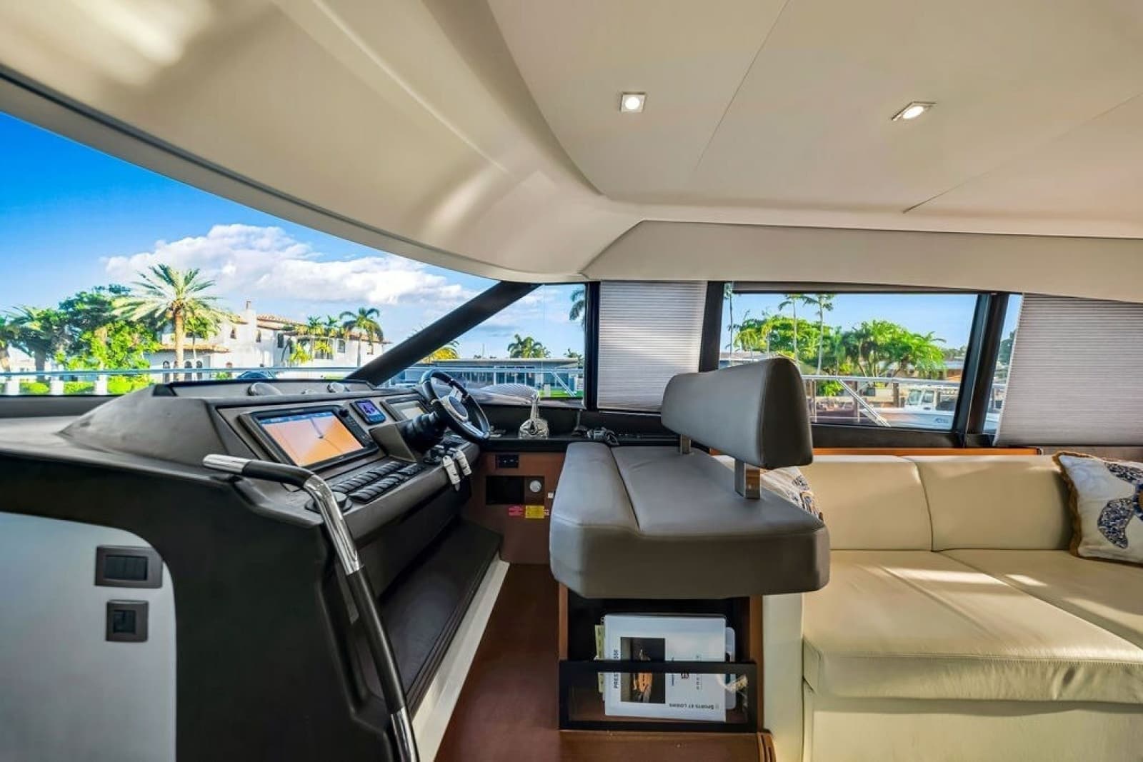 2013 Prestige 550 - Photo 54