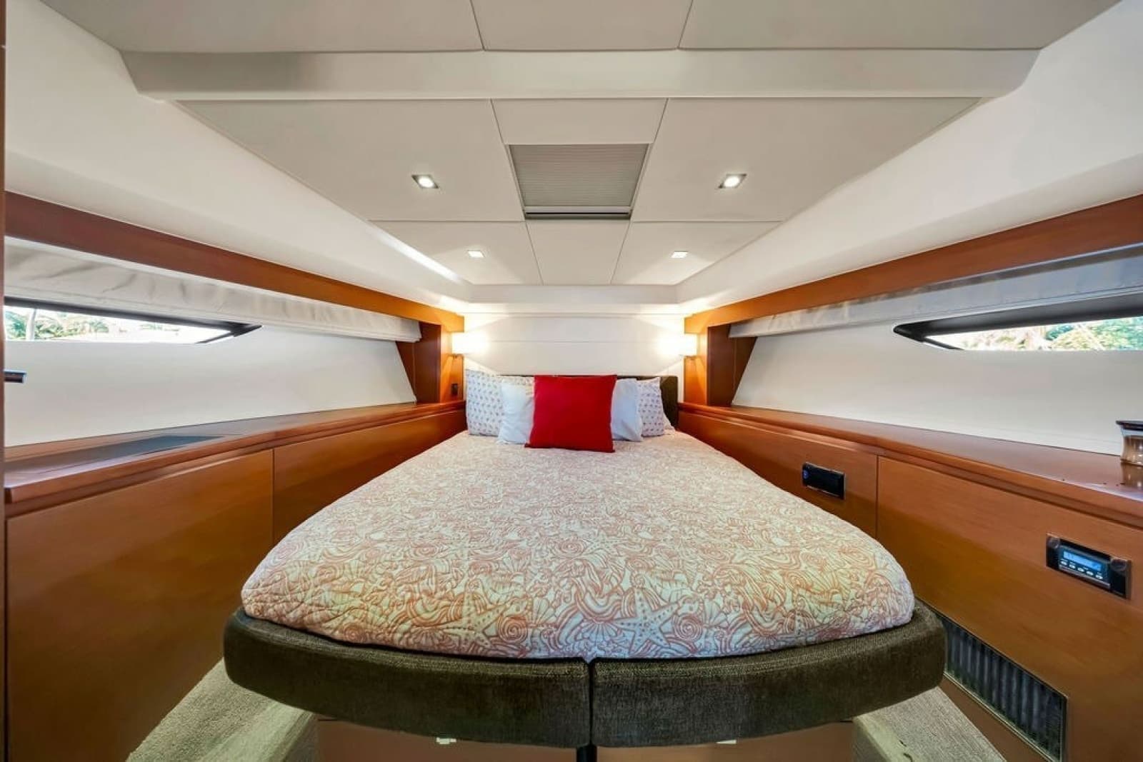 2013 Prestige 550 - Photo 79