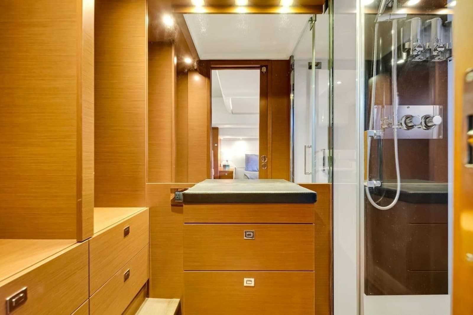 2013 Prestige 550 - Photo 67
