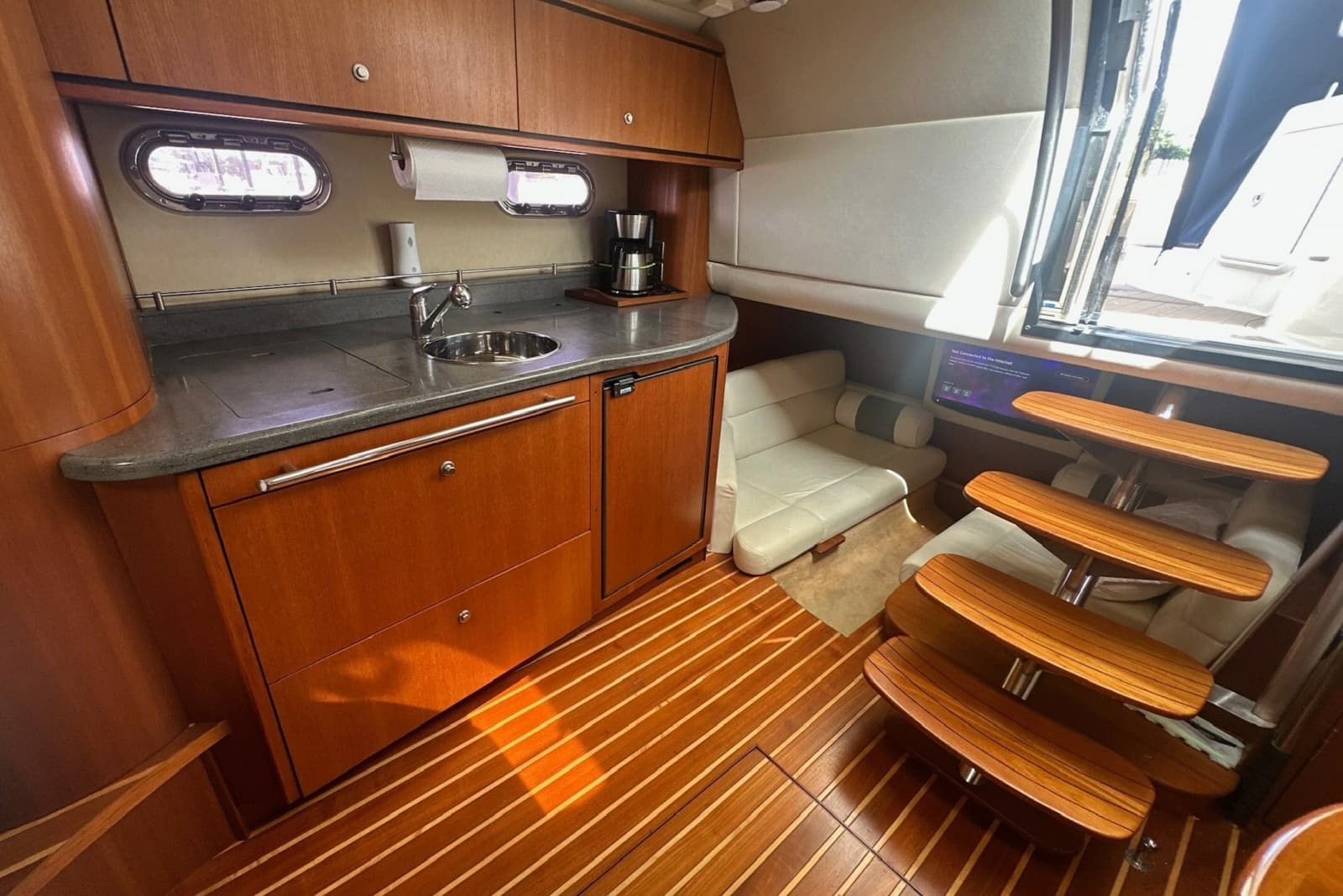 2009 Tiara Yachts 3500 Sovran - Photo 6