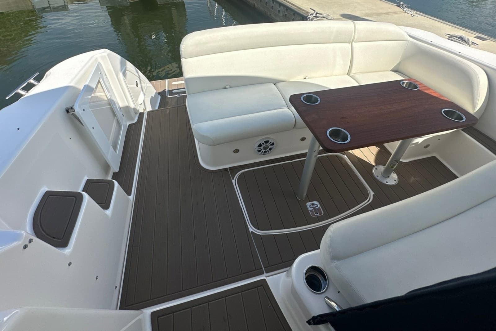 2009 Tiara Yachts 3500 Sovran - Photo 30