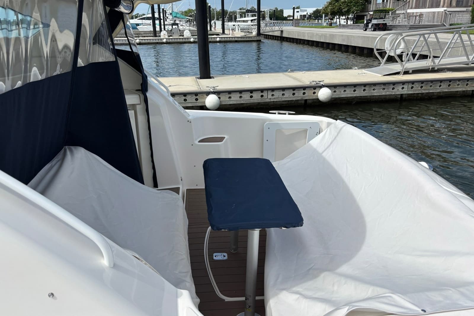 2009 Tiara Yachts 3500 Sovran - Photo 32