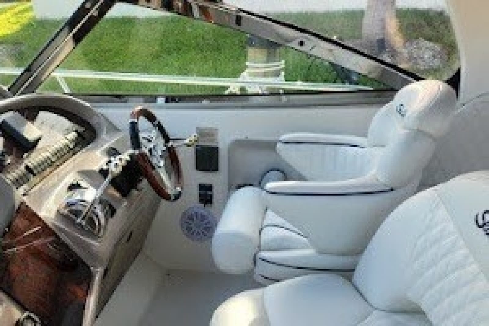 2004 Sea Ray 380 Sundancer - Photo 10