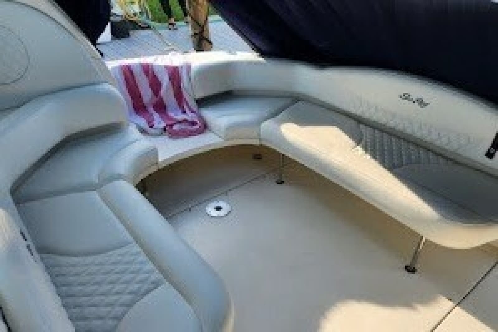 2004 Sea Ray 380 Sundancer - Photo 9