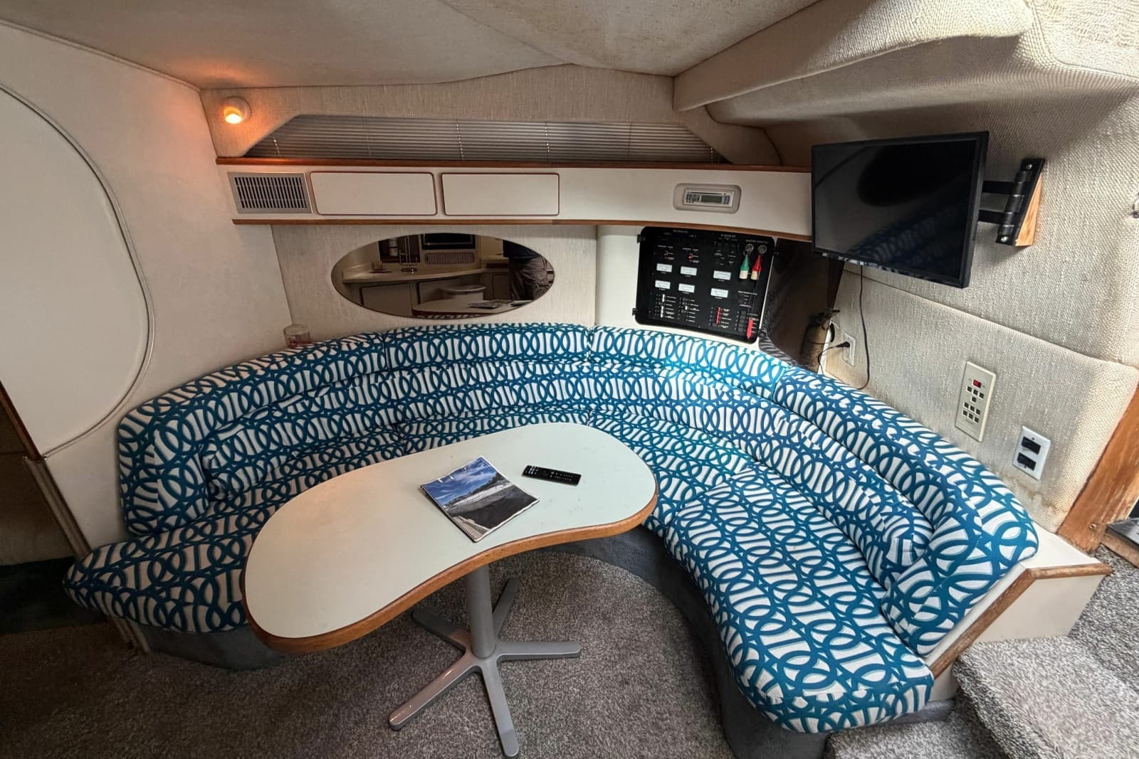 1993 Sea Ray 400 Express Cruiser - Photo 16