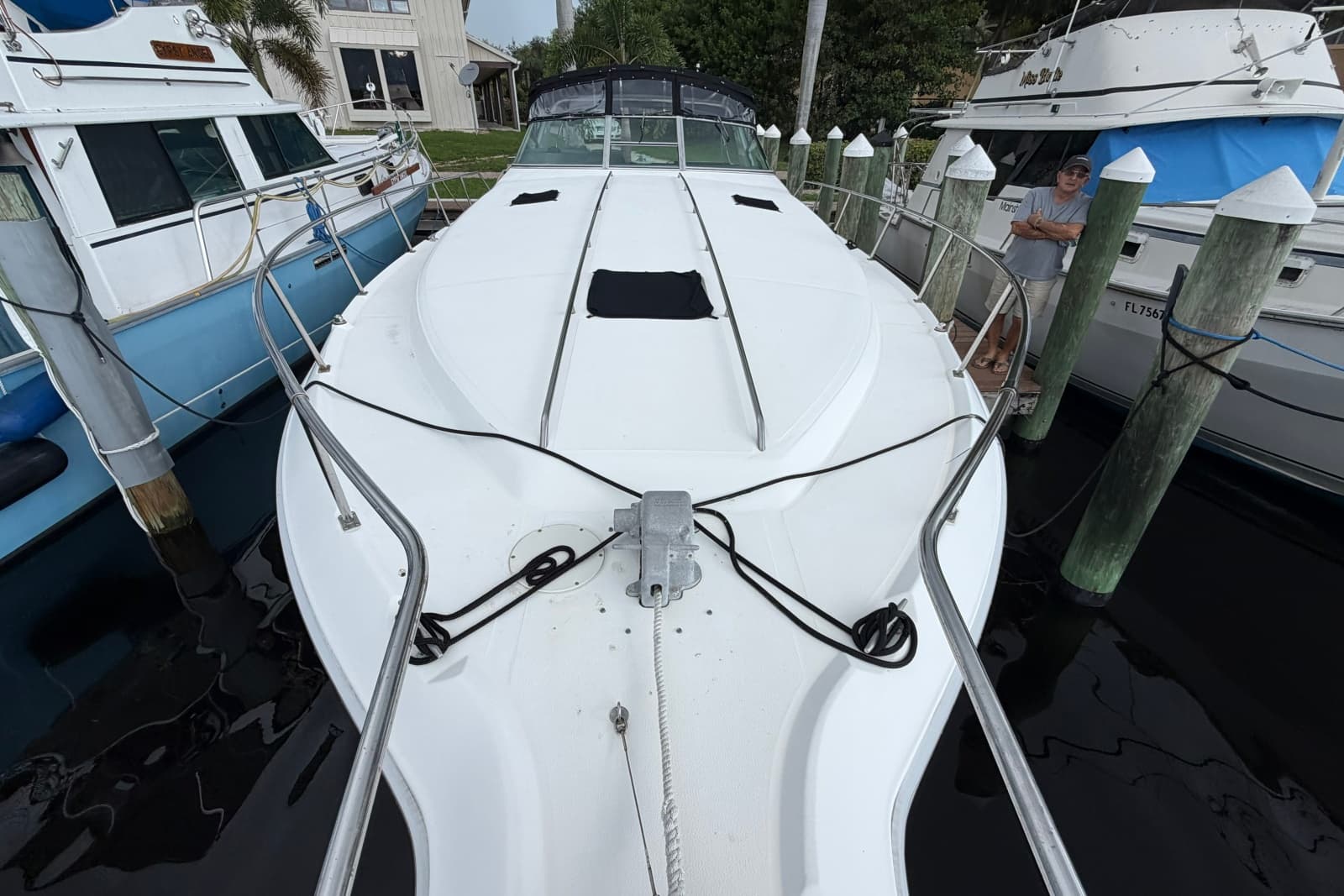 1993 Sea Ray 400 Express Cruiser - Photo 3