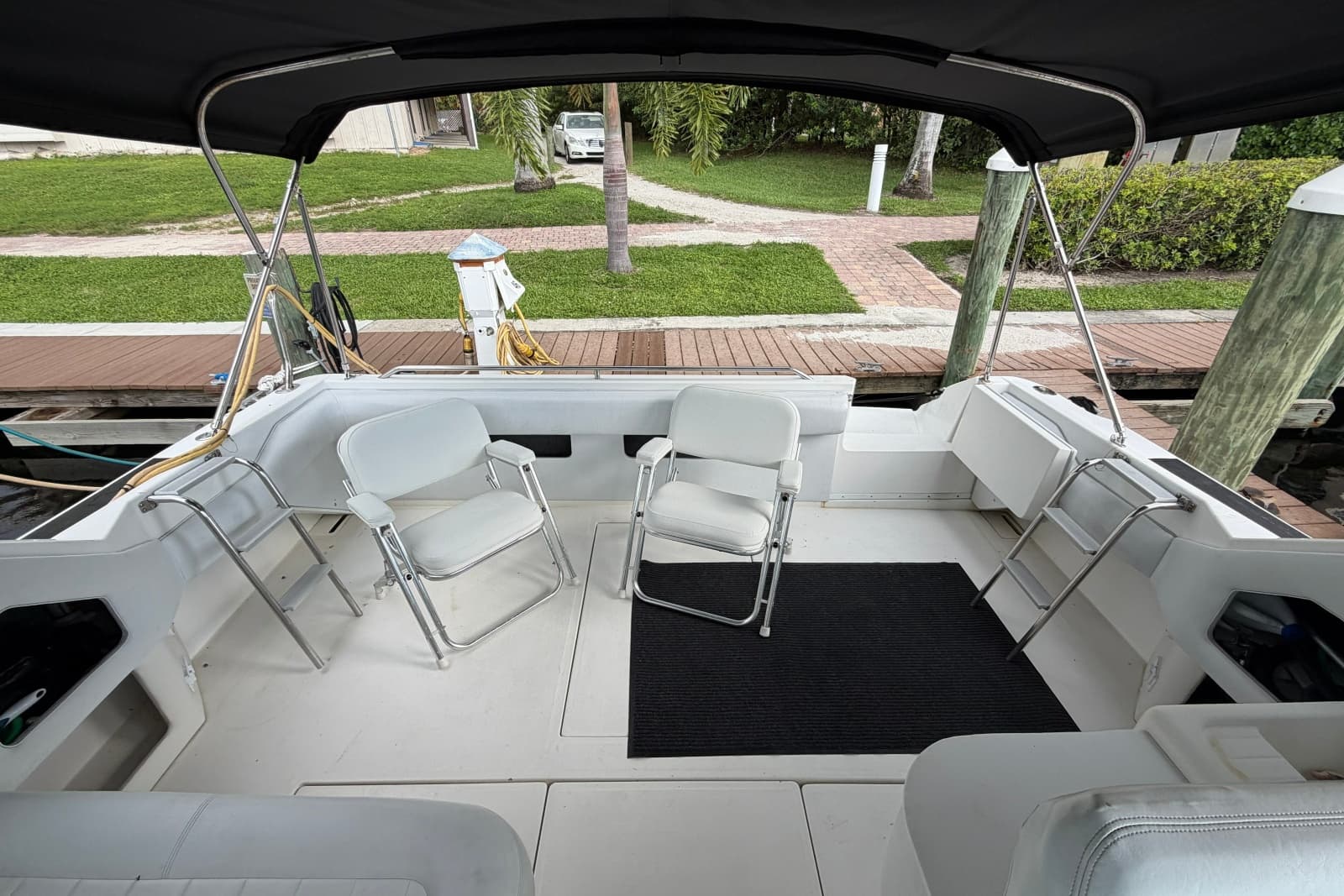 1993 Sea Ray 400 Express Cruiser - Photo 10
