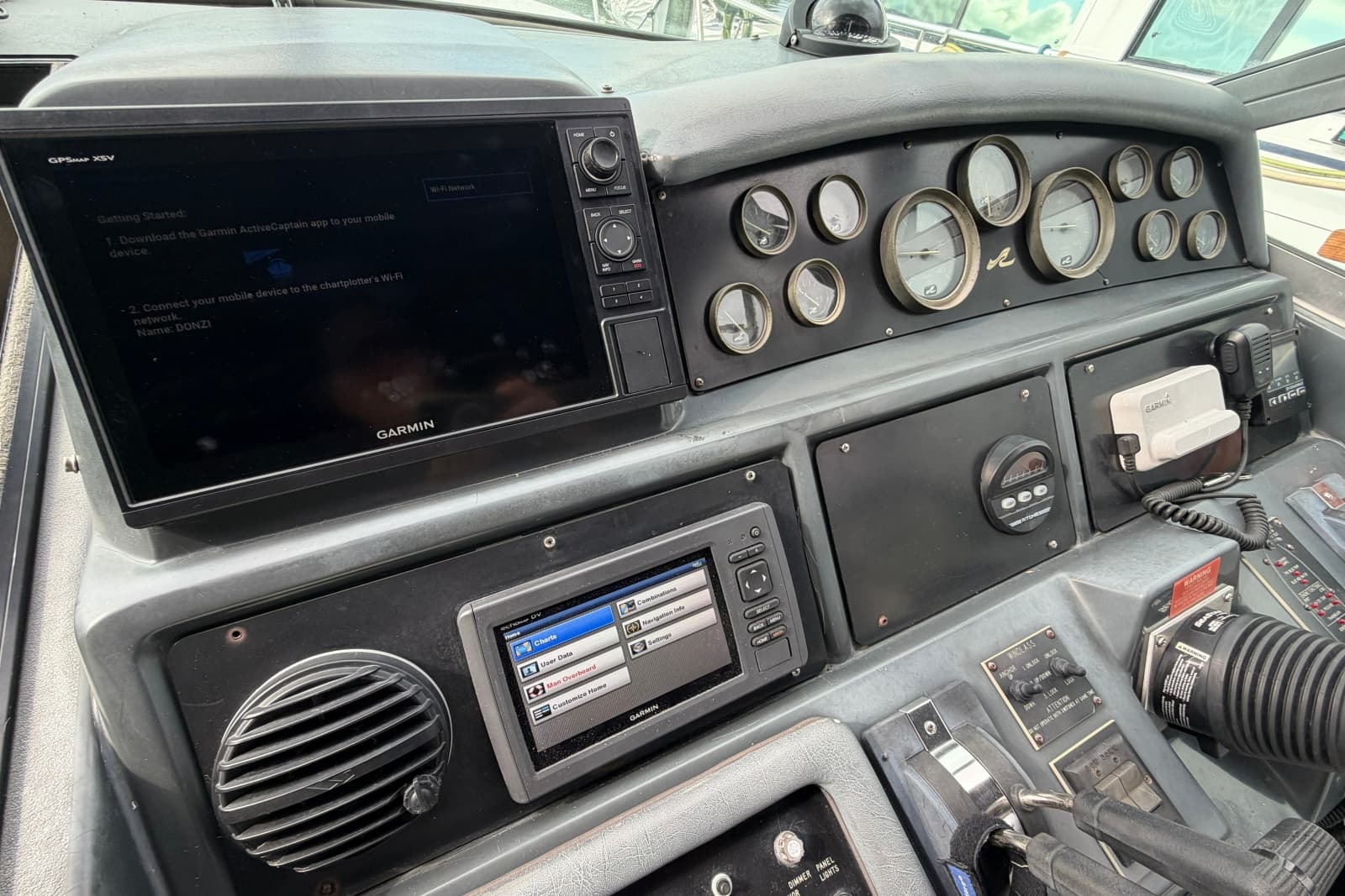 1993 Sea Ray 400 Express Cruiser - Photo 12