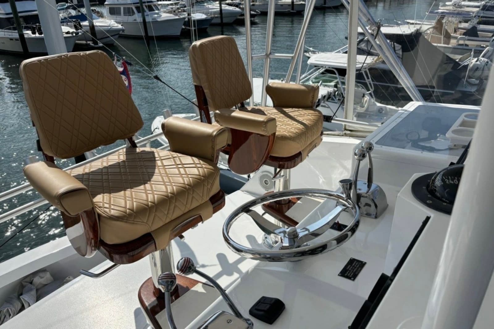 1989 Viking 48 Convertible - Photo 12