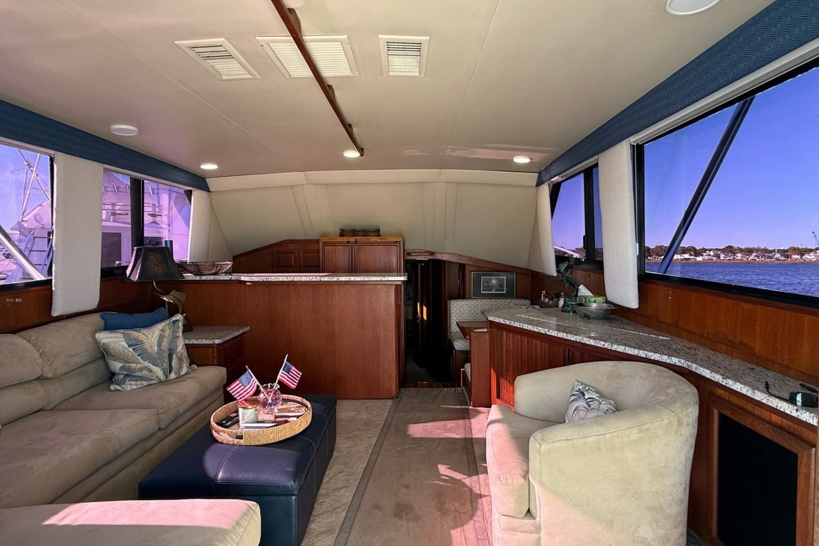 1989 Viking 48 Convertible - Photo 15