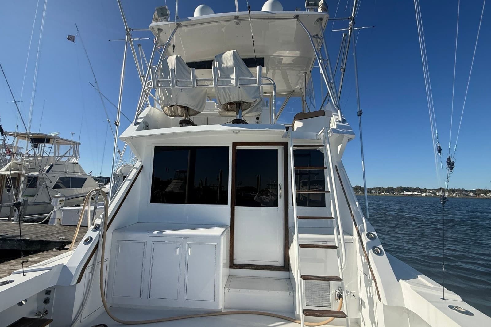 1989 Viking 48 Convertible - Photo 5