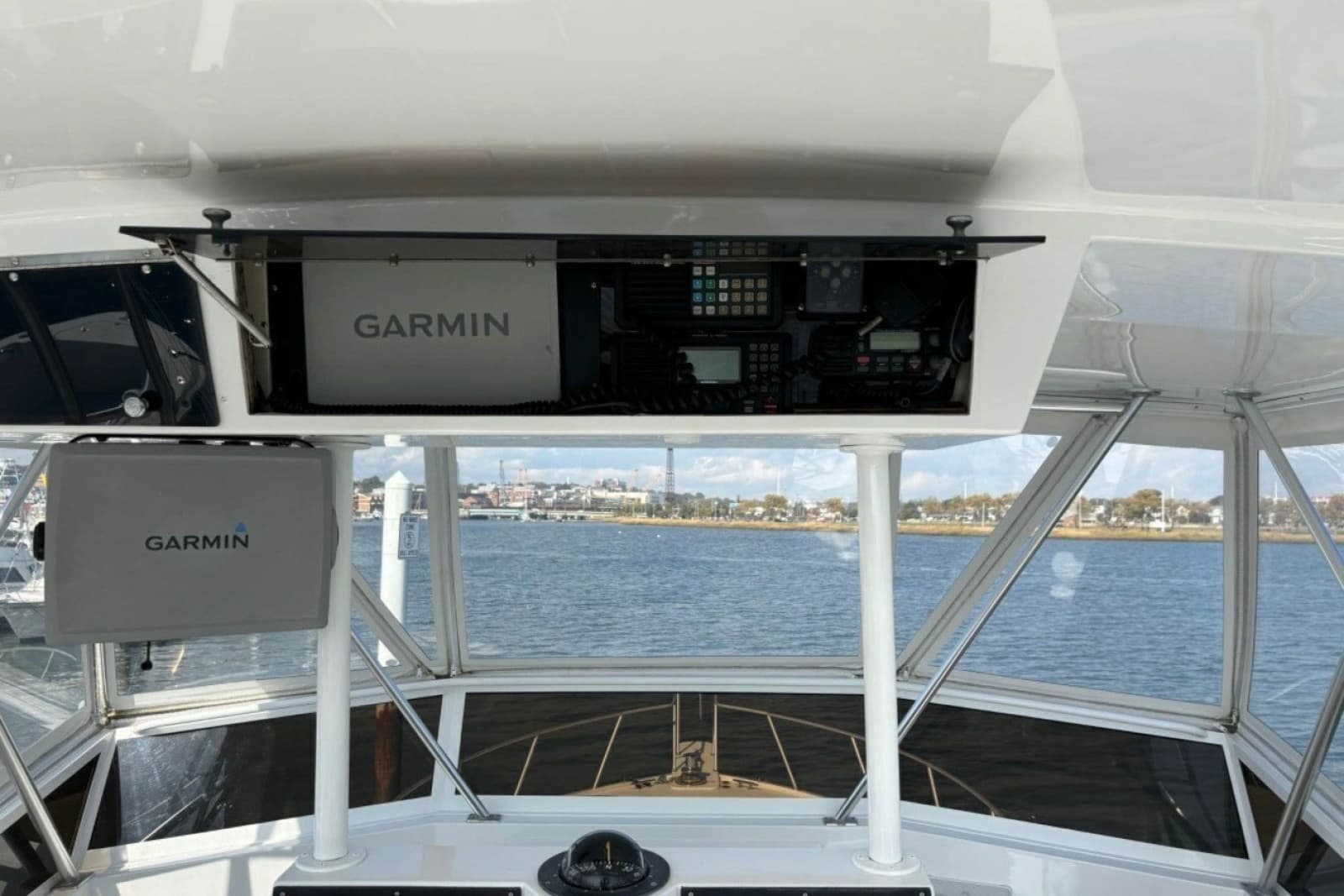 1989 Viking 48 Convertible - Photo 13