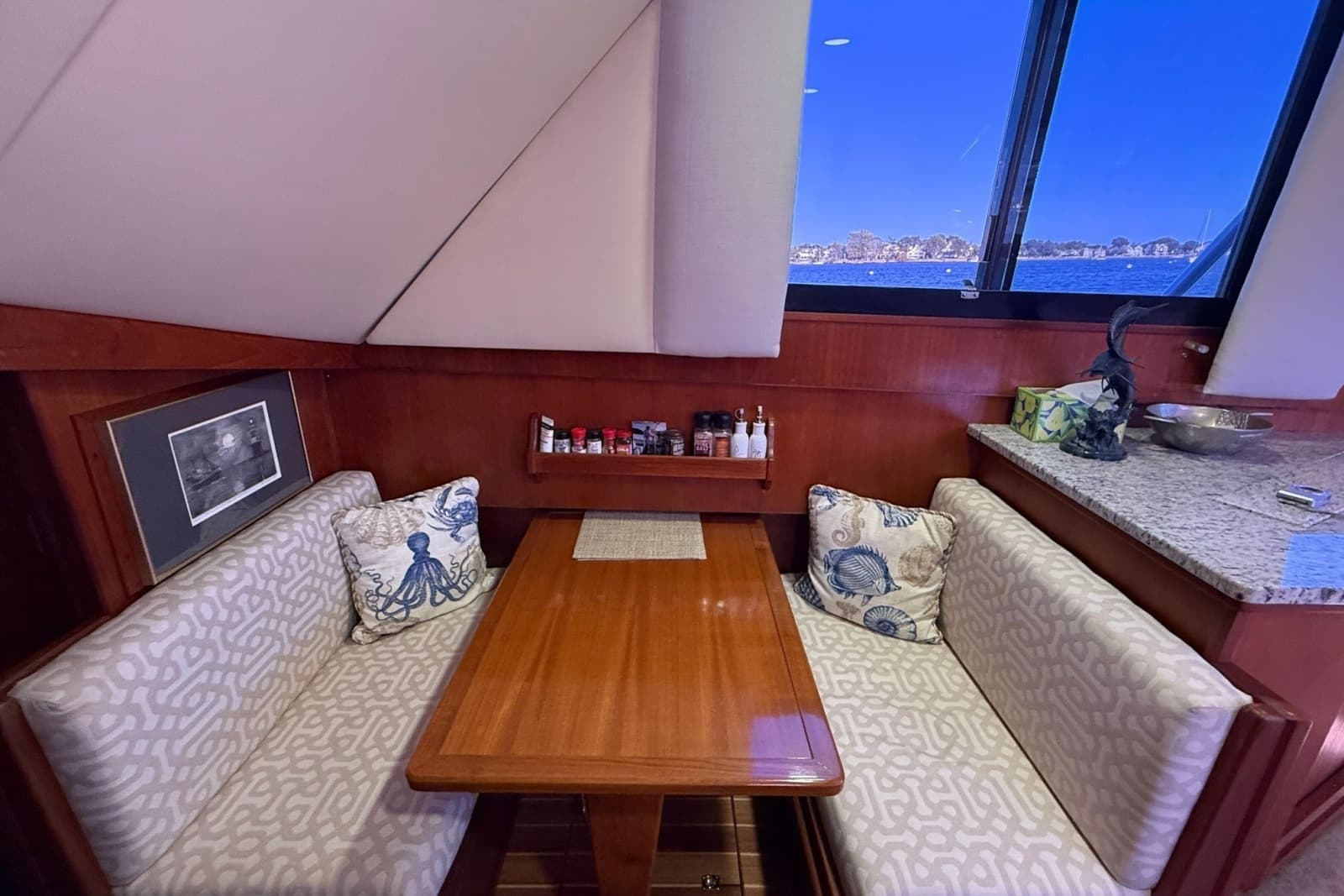 1989 Viking 48 Convertible - Photo 22