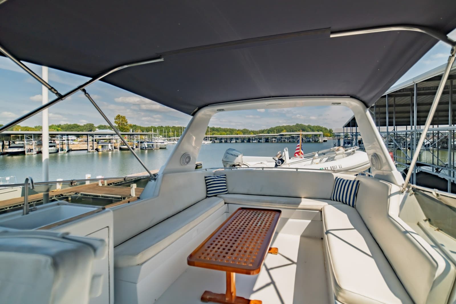 1988 Hatteras 70 Cockpit Motor Yacht - Photo 32