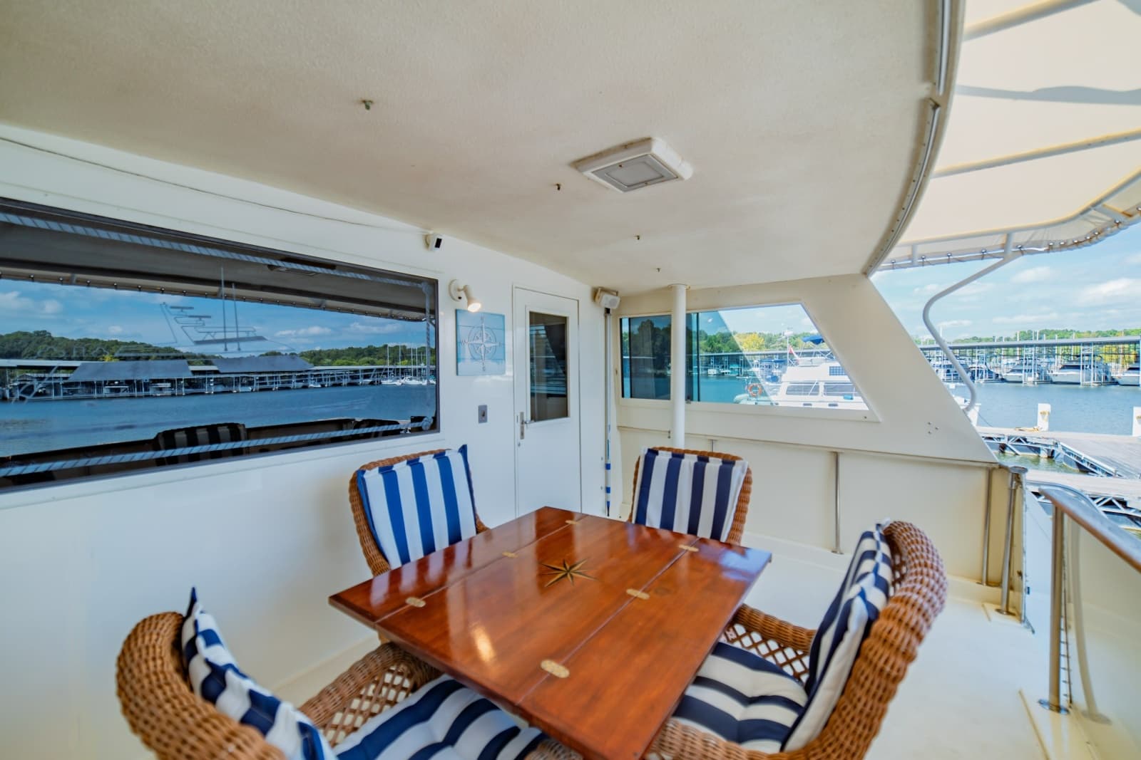 1988 Hatteras 70 Cockpit Motor Yacht - Photo 38