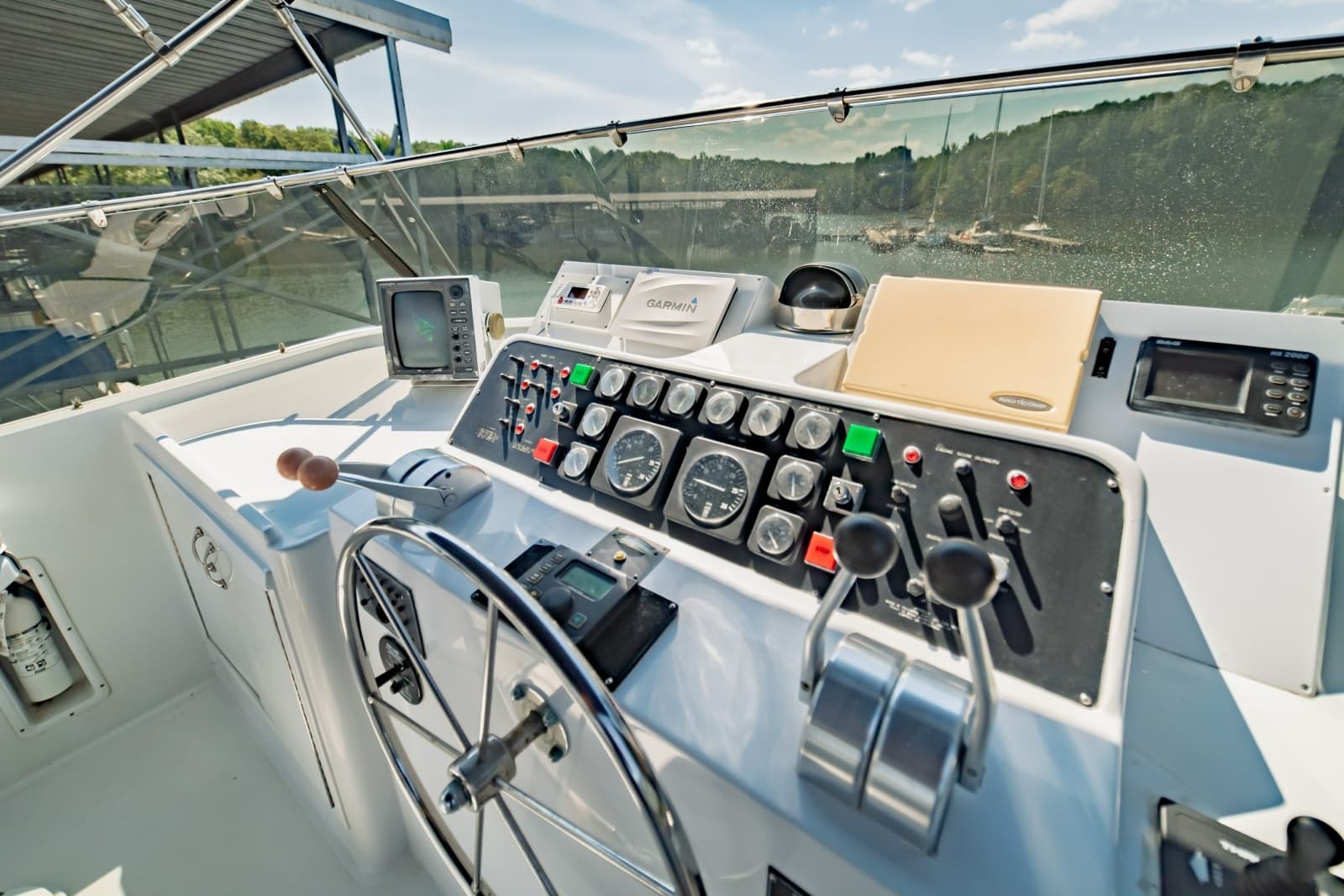 1988 Hatteras 70 Cockpit Motor Yacht - Photo 26