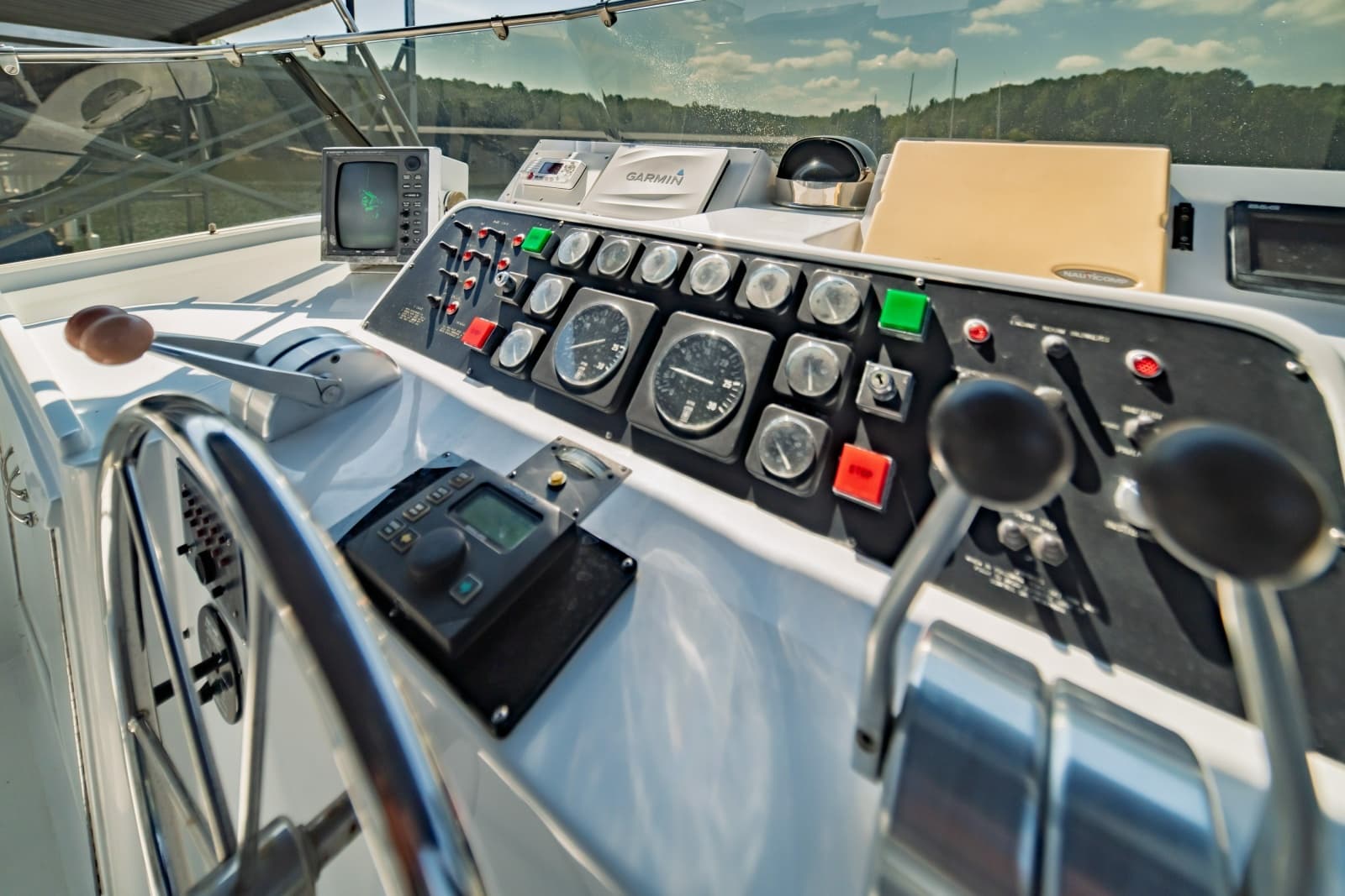 1988 Hatteras 70 Cockpit Motor Yacht - Photo 27