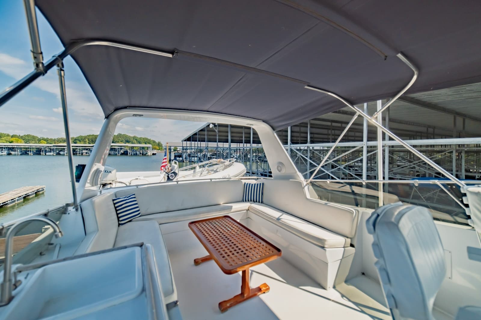 1988 Hatteras 70 Cockpit Motor Yacht - Photo 31