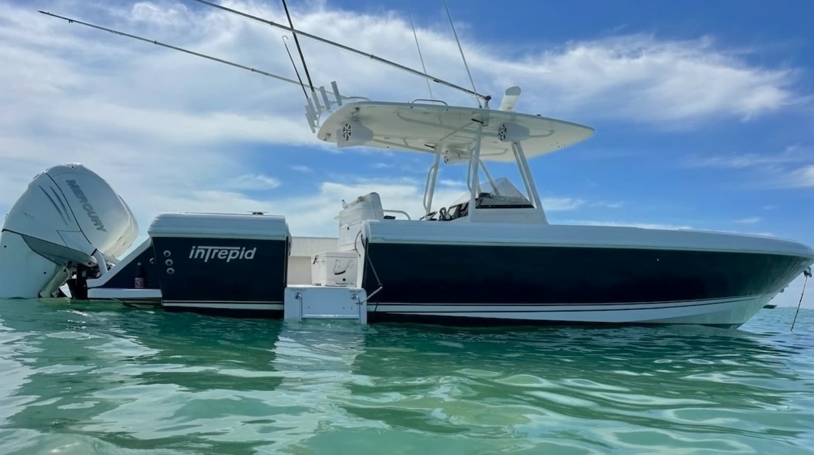 2004 Intrepid 370 Center Console - Photo 1