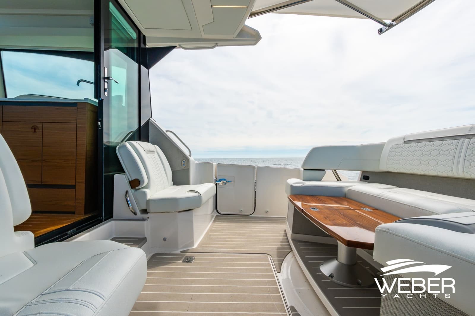 2026 Tiara Yachts  - Photo 40